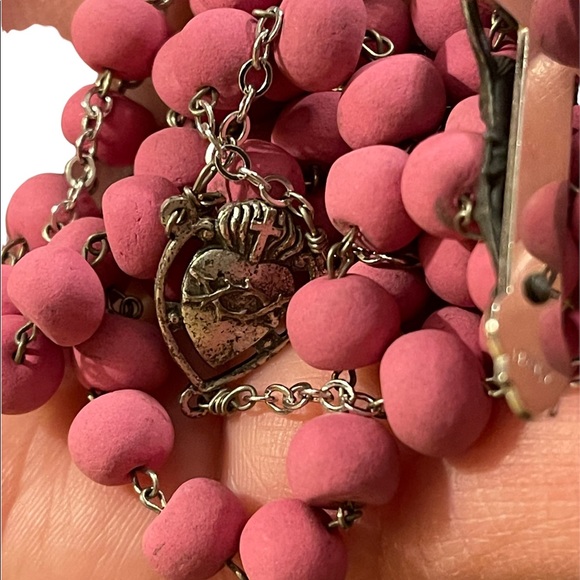 Vintage pink bead Silver cross crucifix rosary Italy Catholic necklace - Picture 10 of 10